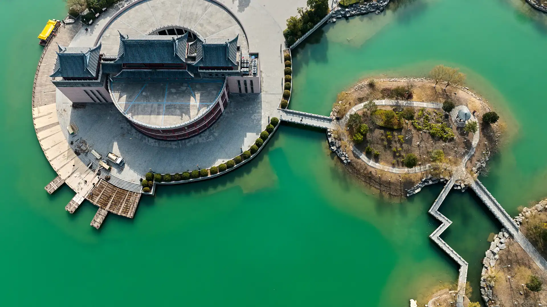 Hotels near Qishi Culture Park
