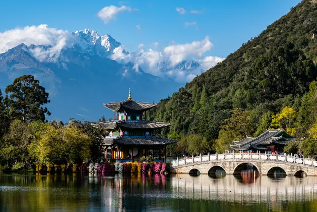 Lijiang Sanyi Airport โรงแรมใกล้เคียง