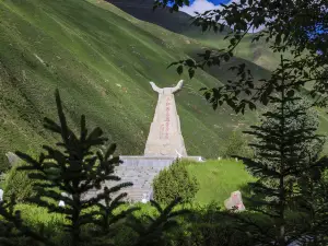 Sanjiangyuan Monument