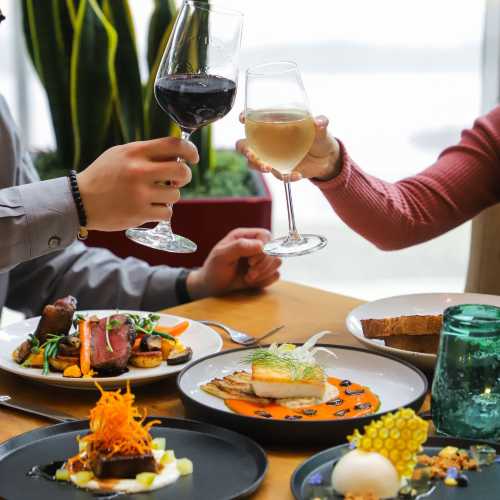 Showcase Restaurant & Bar
