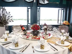 ELISA FLOATING RESTAURANT