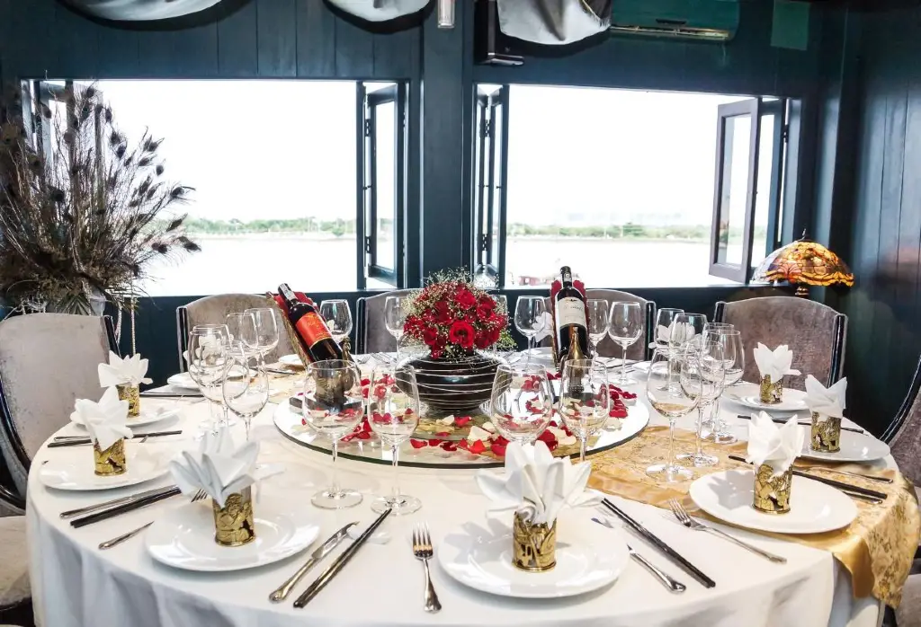 Elisa Floating Restaurant