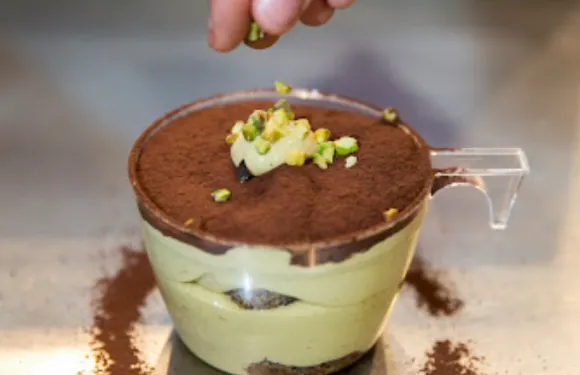 Two Sizes -Tiramisù in Rome-