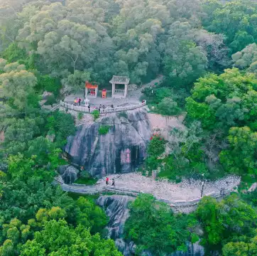 Hotels near Jiuri Mountain