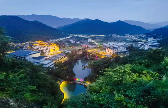 桂林千家洞文旅度假區門票+七彩玻璃棧道+叢林滑道大小同價