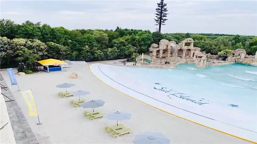 Hotels near Sun Island Beach