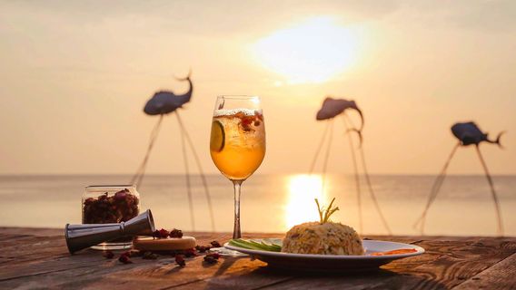 Sunset Sanato Beach Club