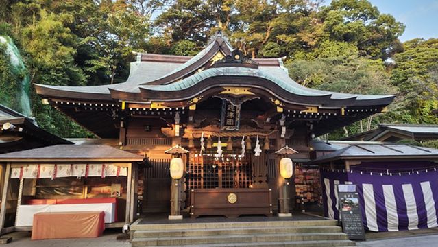 Enoshima Shrine - Hetsunomiya