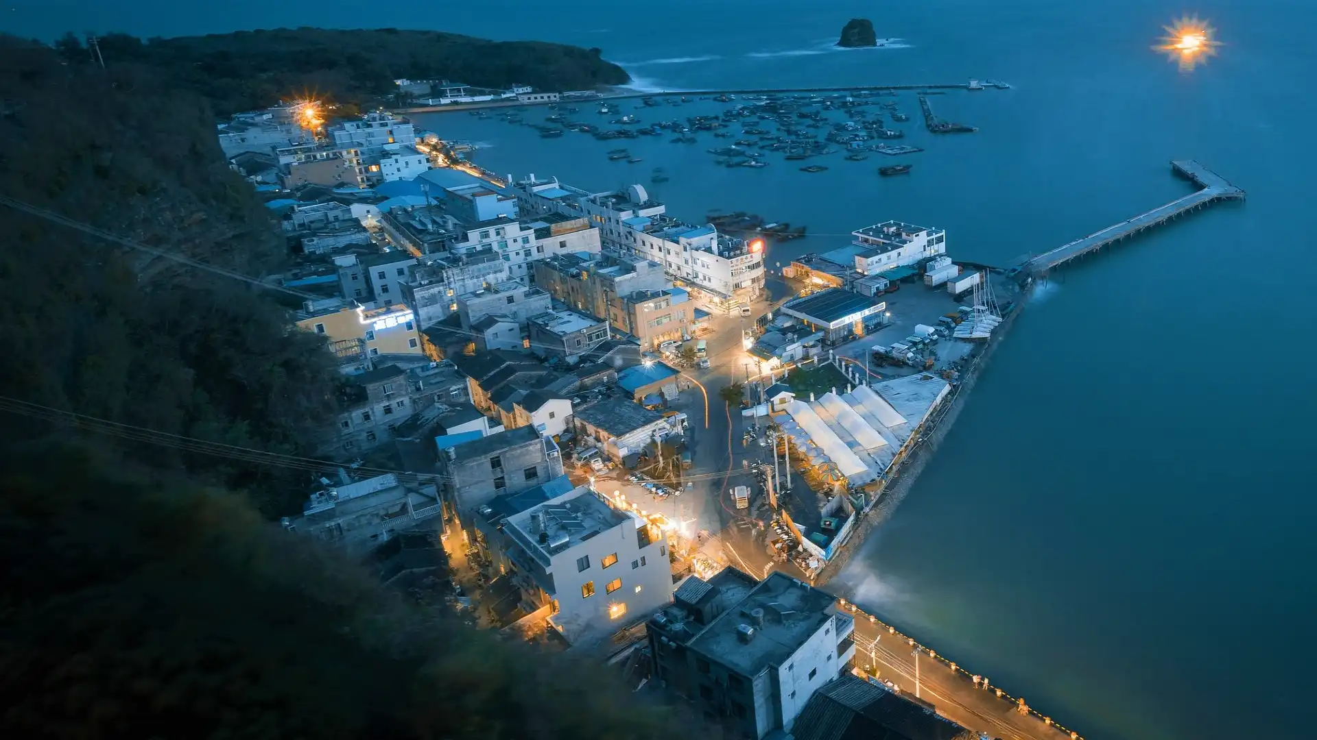 Hotels near South Bay