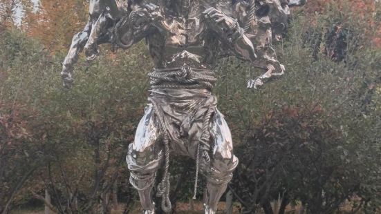 [打卡]郑州市雕塑公园是一座以雕塑为主题的城市公园，承载露天