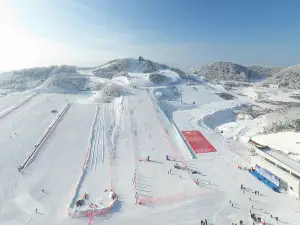 恩施綠蔥坡滑雪場