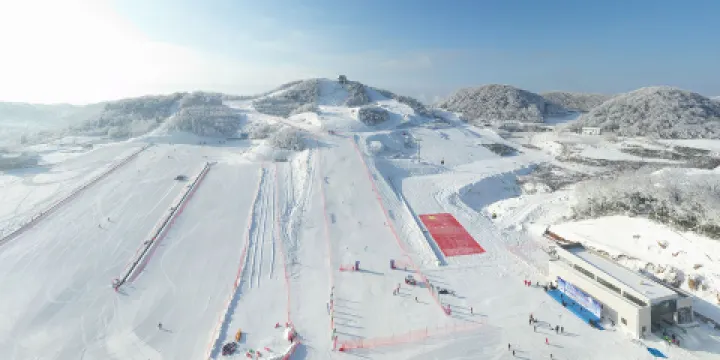 巴东綠葱坡滑雪場