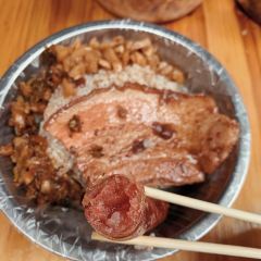 Grandma Liang's 20-Year-Old Traditional Braised Pork with Glutinous Rice User Photo