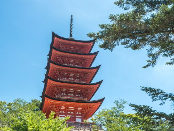 Itsukushima Jinja Otorii (Grand Torii Gate)