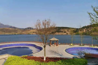 Rizhaosongyuehulanhaijunhuada Restaurant