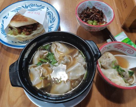 小放牛炒菜館（百花店）