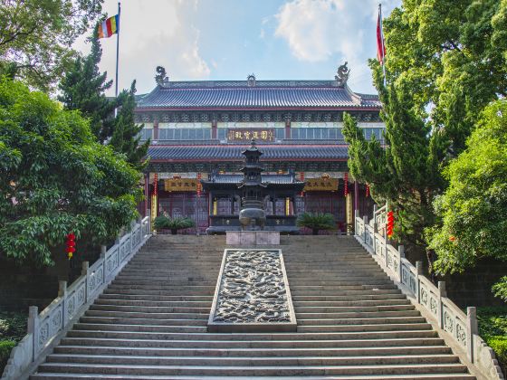 Yuyao Lingyan Temple