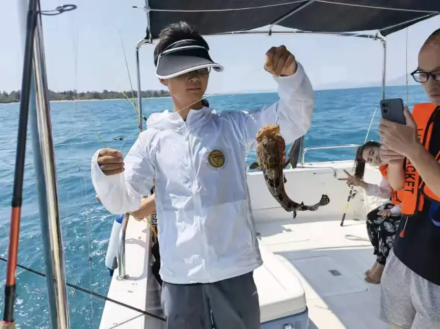 Sanya Sea Fishing