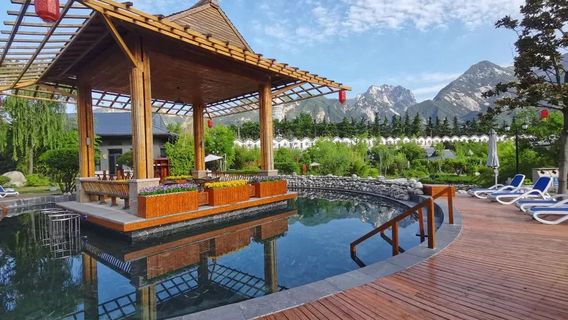 Dijian Nanshan (Huashan) Hot Spring