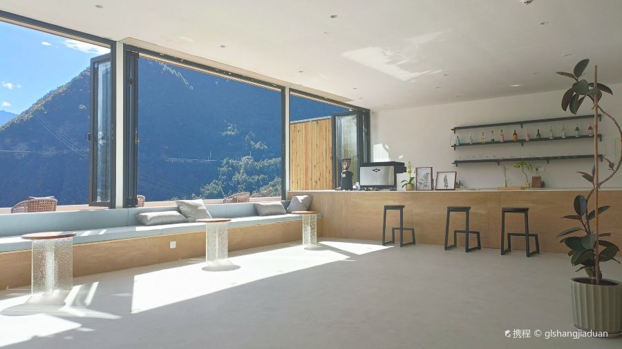 丙中洛雲野·見江·coffee 咖啡館