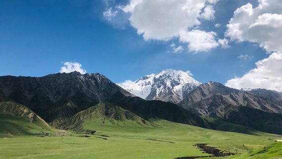ce le xian yi mu chang kun lun shan ya men da xia gu