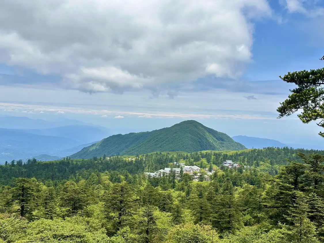 Hoteles cerca de Leidong Plain