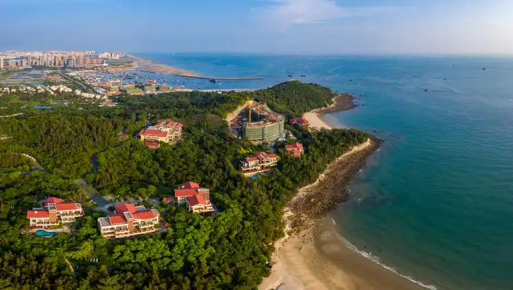 Hotels near Guantouling National Forest Park