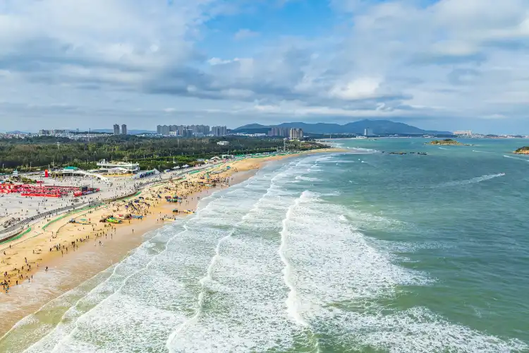 Hotels near Longwangtou Beach
