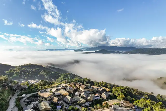 Sea of Clouds in Pu'er
