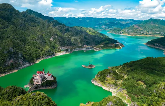 萬峰湖觀光船票 + 特色餐飲套餐團體（10人以內）