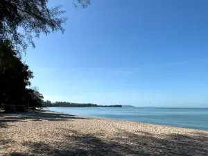 Pantai Saujana