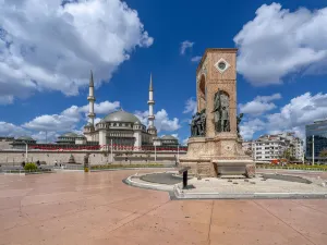 Piazza Taksim