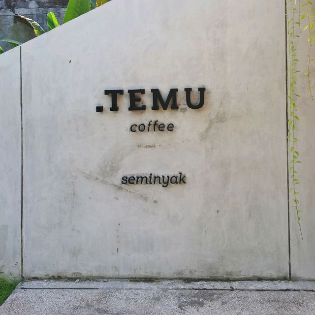 A hidden quiet gem in busy Seminyak!