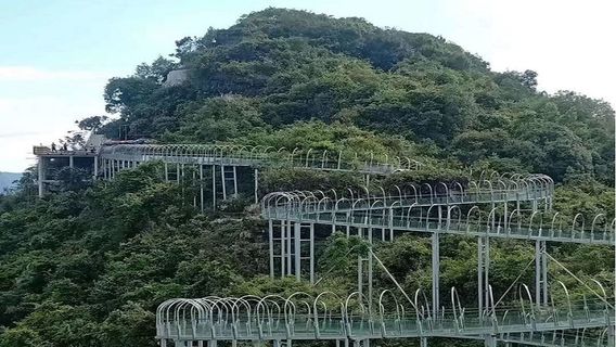 Longlie Glass Plank Road Scenic Area