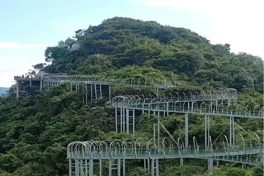 龍烈舊城玻璃棧道景區