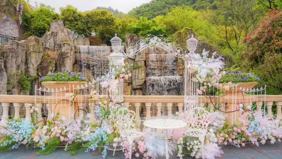 安吉杭州Hello Kitty樂園·雲上草原包車團