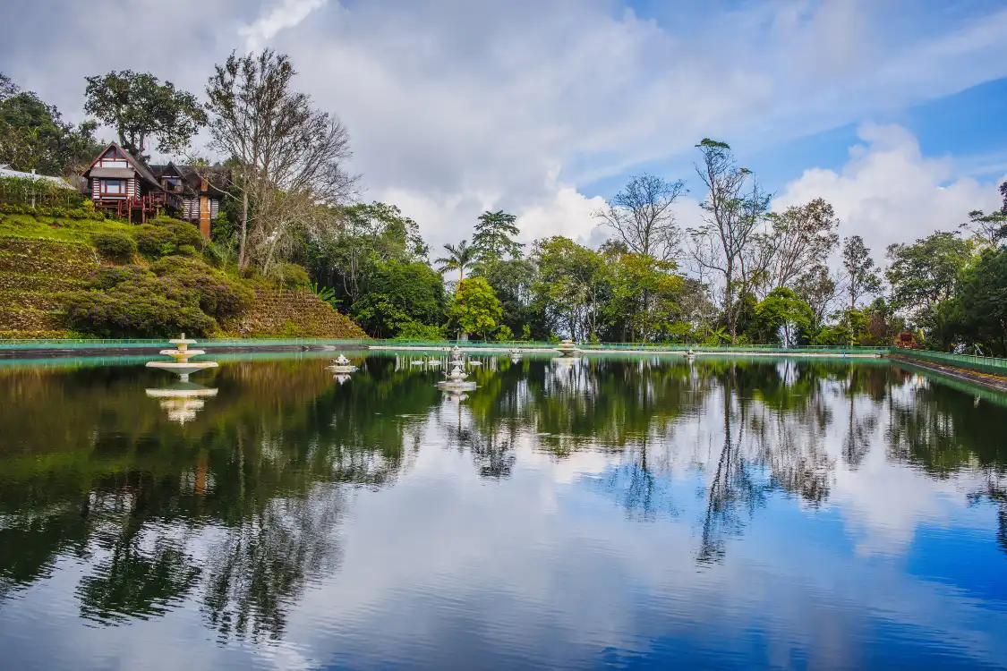 Hotels near Bhubing Palace