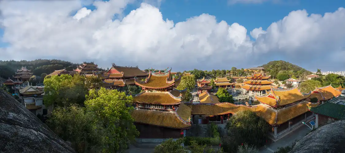 Hotels near Xianyue Mountain