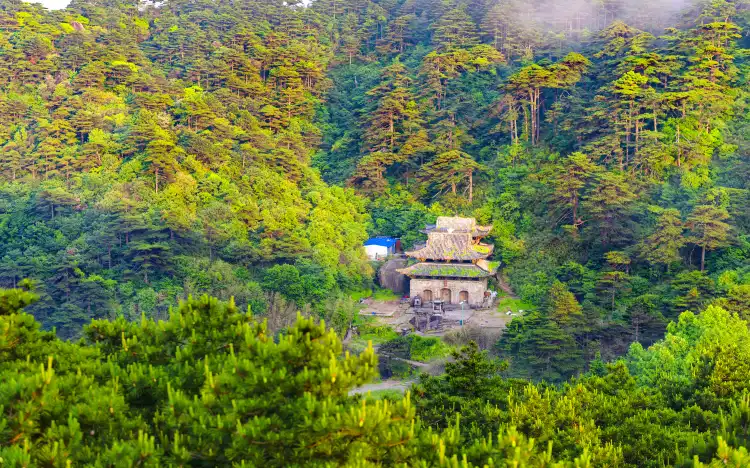 Hotels near Sanqing Palace