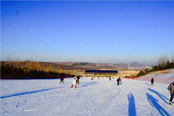 Hotels near Hailanjiang Ski Resort