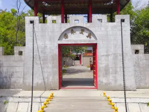 North China Ethnic Park, Crescent Lake