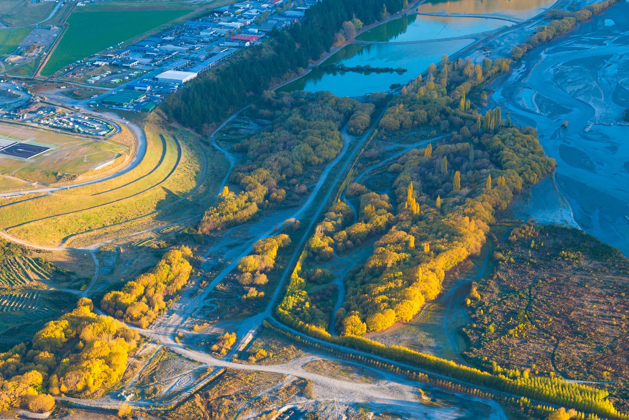 Onsen Hot Pools + Arrowtown + Cromwell + Queenstown, New Zealand [Flexible itinerary]