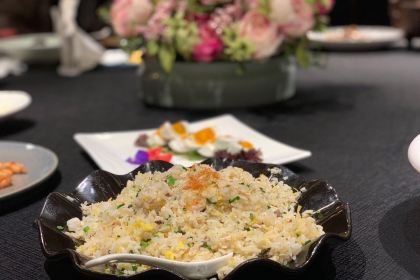 YANG ZHOU SHI ZI LOU HE YUAN DIAN