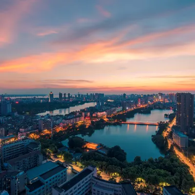 Hotels near Chunqiu Pavilion