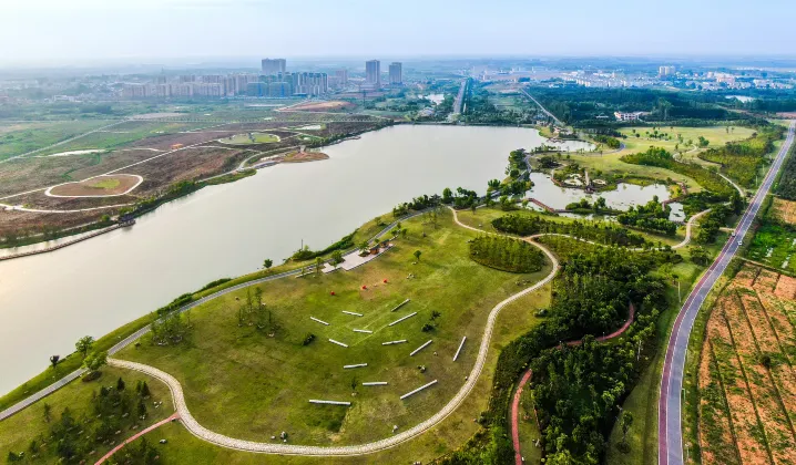 Отели с услугой парковкой в г. Фэйси