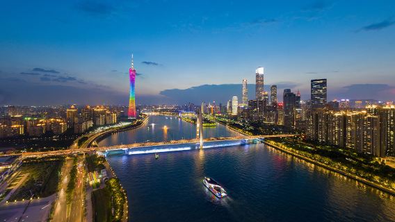 Guangzhou Private Day Tour of Shamian Island, Canton Tower, Yuexiu Park