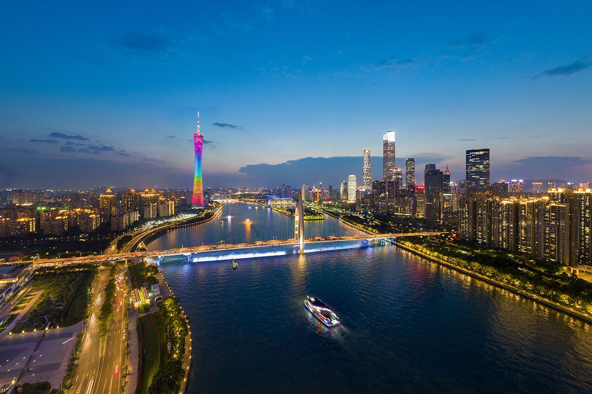 Guangzhou Private Day Tour of Shamian Island, Canton Tower, Yuexiu Park