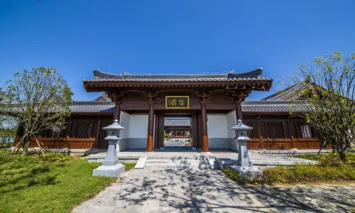 Yingzhou West Lake