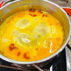 杨老板·海鲜集市火锅·鲜切牛肉(中防万宝店) User Photo