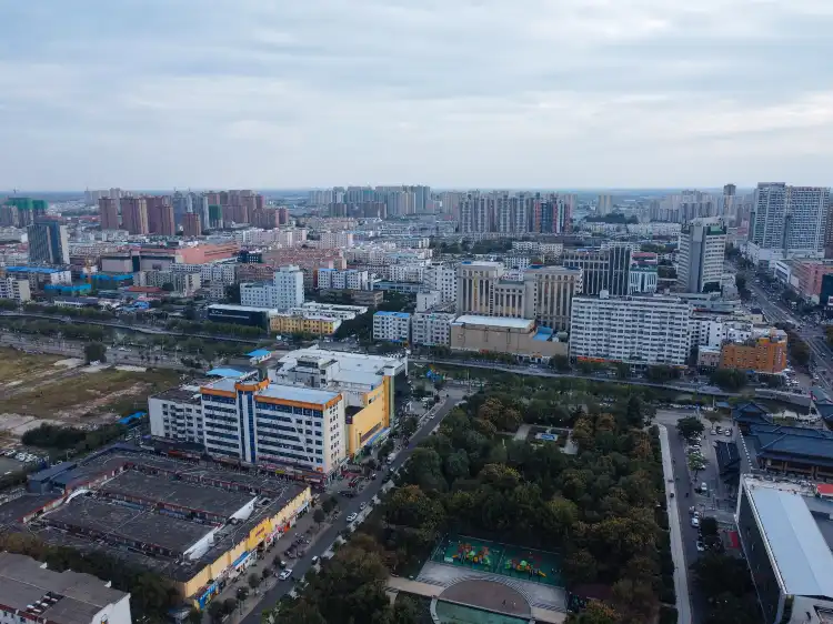 Hotels near Chunqiu Square